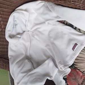 Vineyard Vines : nearly perfect condition ivory with light accents